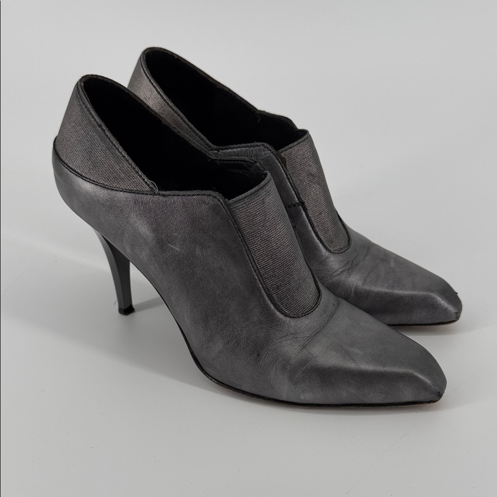 DONALD J PLINER Women SANNA Pewter Leather Elastic Gusset High Heel Women Size 6